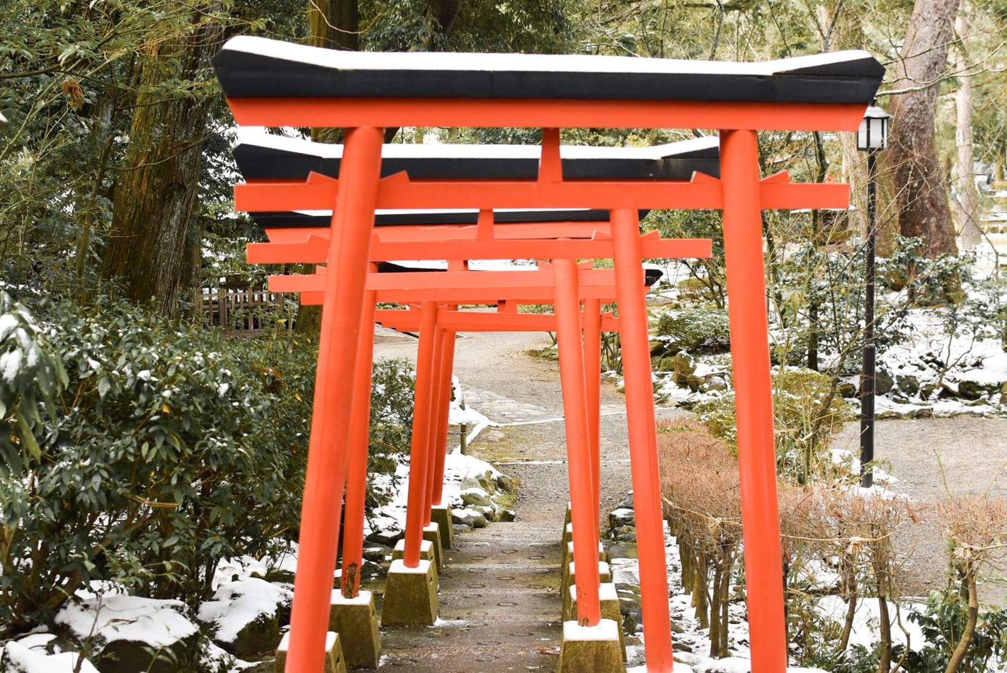 Hyatt Centric Kanazawa Exterior foto Torii at the shrine