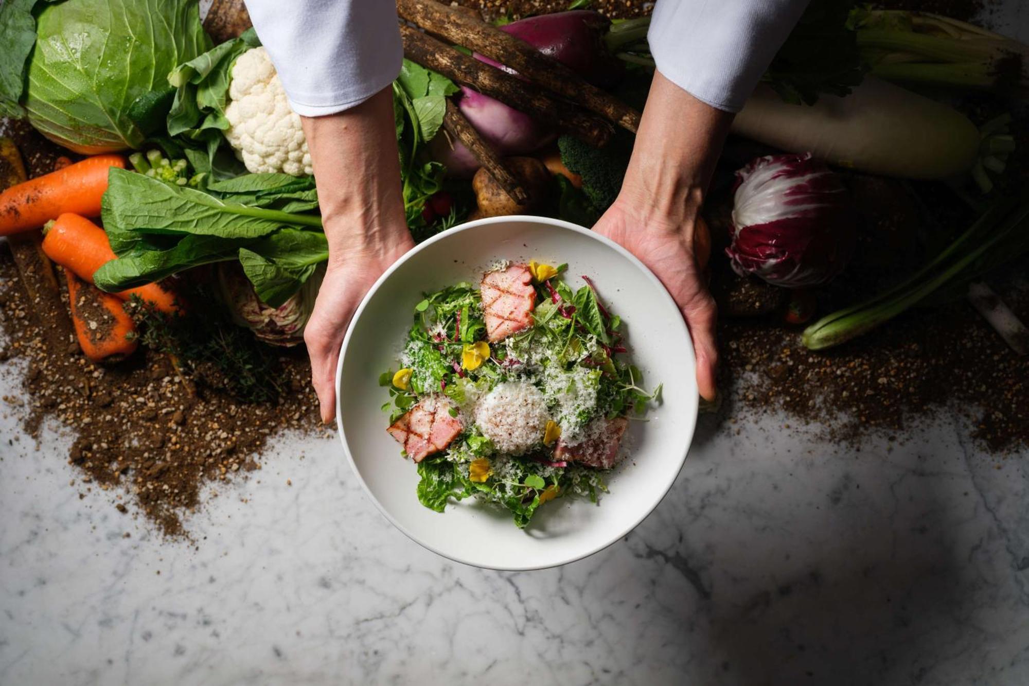 Hyatt Centric Kanazawa Exterior foto A salad prepared by a chef